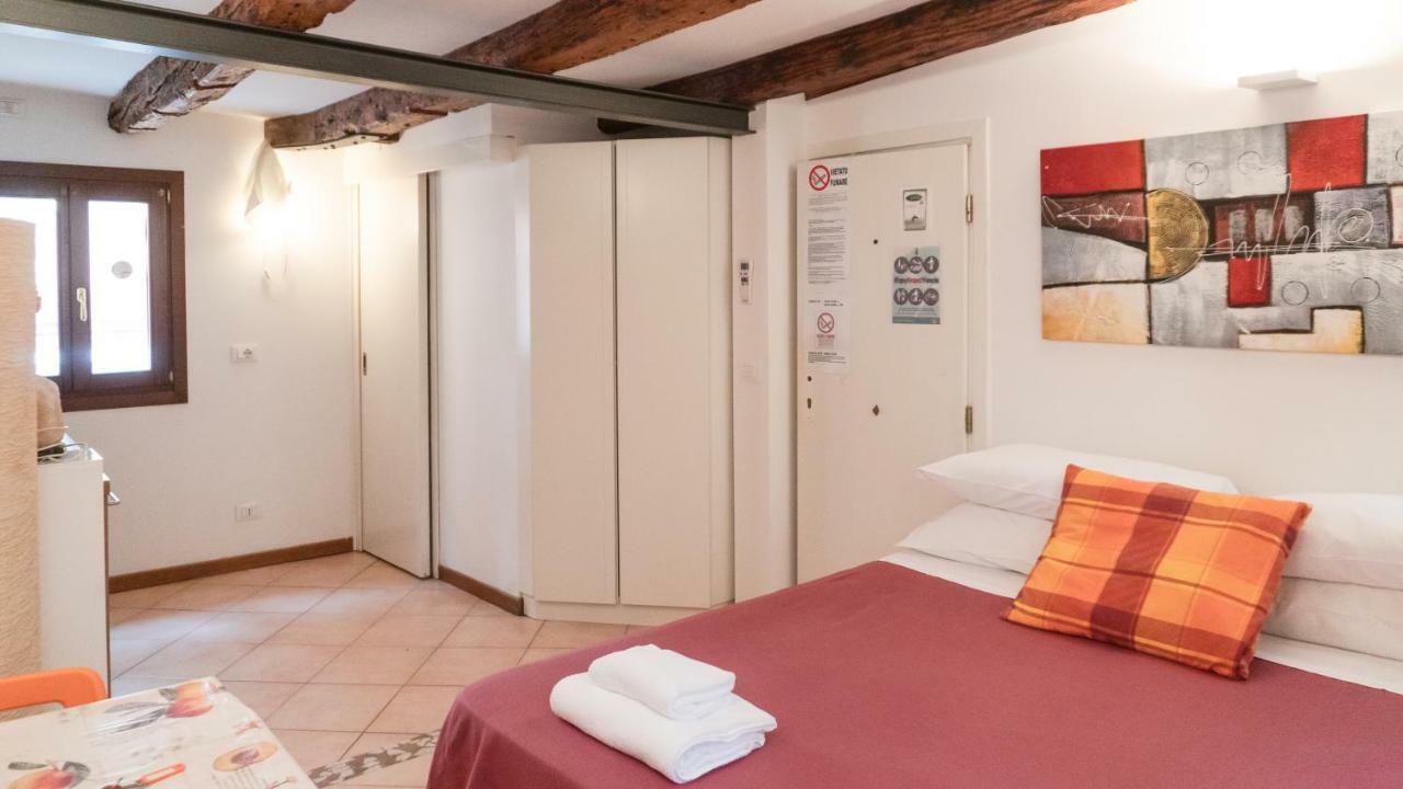 Ferienwohnung In The Heart Of Biennale Ac Wi-Fi Venedig Exterior foto